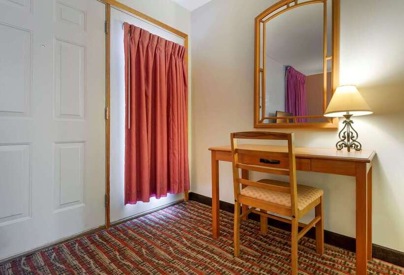 فندق Econo Lodge Lakeview