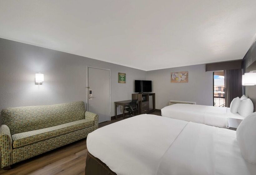 בית מלון כפרי Econo Lodge Near The Domain   The Arboretum