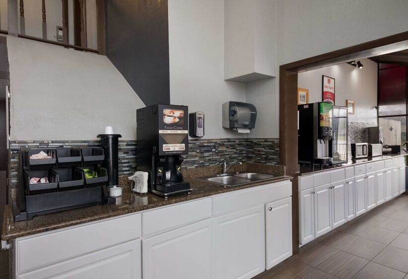 בית מלון כפרי Econo Lodge Near The Domain   The Arboretum