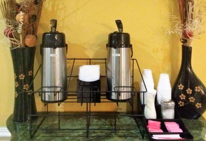 فندق Econo Lodge
