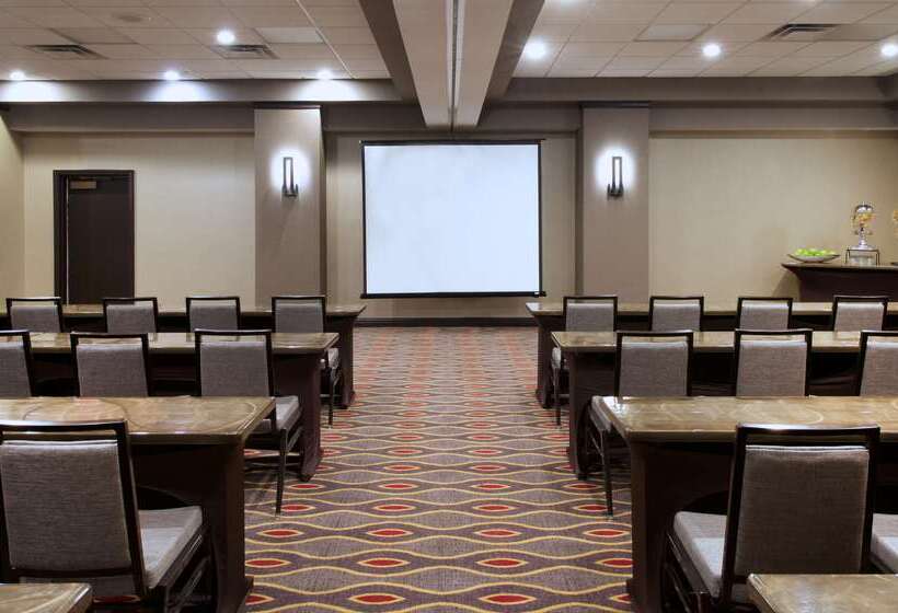 ホテル Embassy Suites By Hilton Dulles Airport