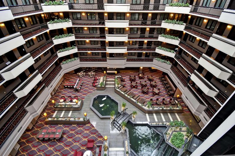 ホテル Embassy Suites By Hilton Dulles Airport