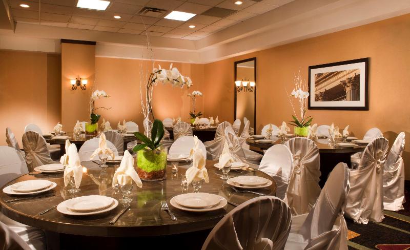 ホテル Embassy Suites By Hilton Dulles Airport