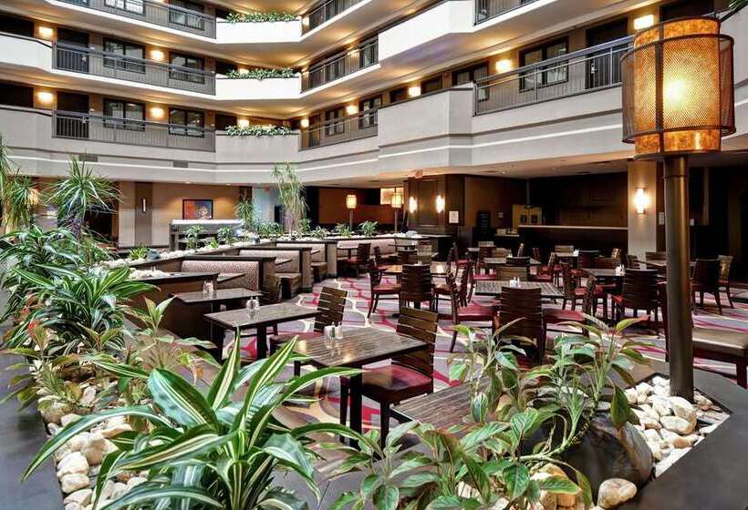 ホテル Embassy Suites By Hilton Dulles Airport