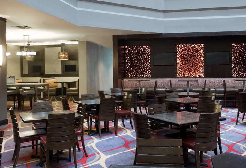 ホテル Embassy Suites By Hilton Dulles Airport