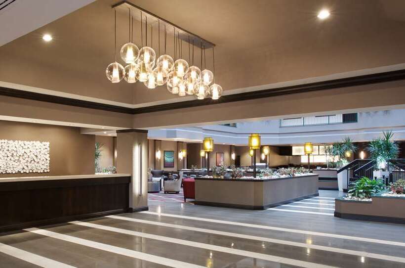 ホテル Embassy Suites By Hilton Dulles Airport