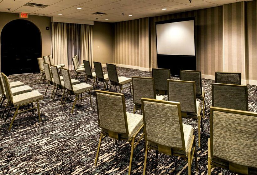 בית מלון כפרי Embassy Suites Williamsburg