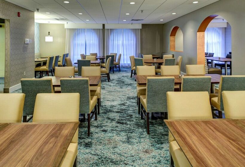 בית מלון כפרי Embassy Suites Williamsburg