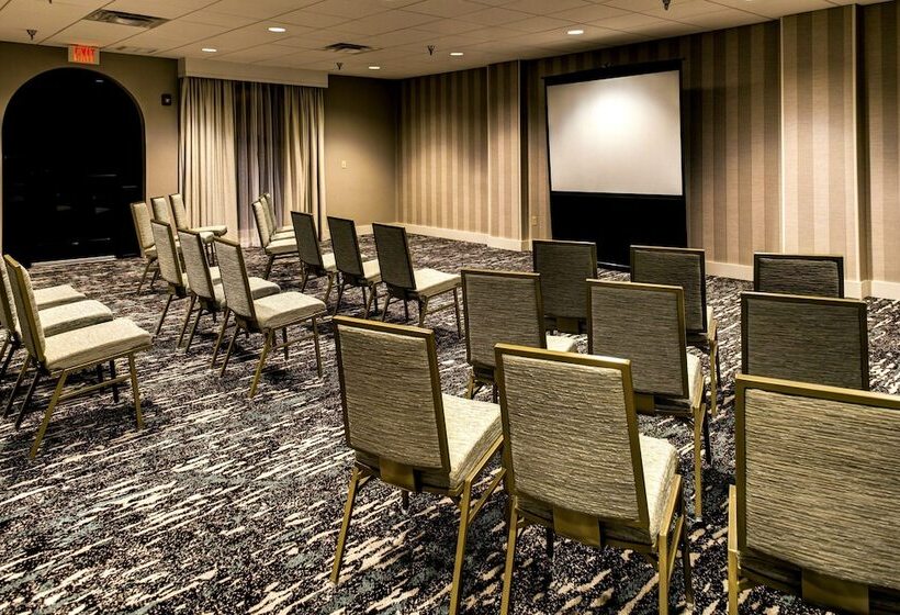 בית מלון כפרי Embassy Suites Williamsburg