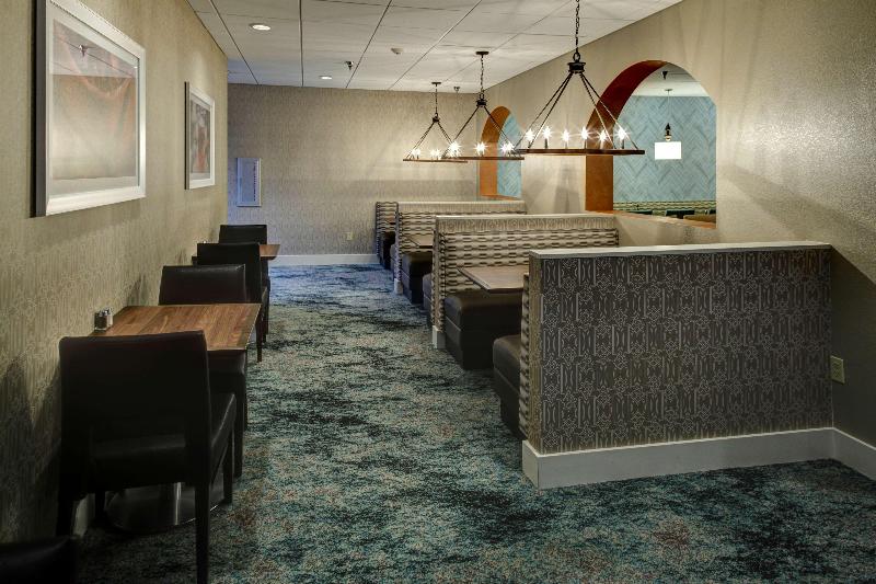 בית מלון כפרי Embassy Suites Williamsburg