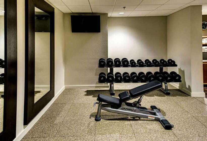 בית מלון כפרי Embassy Suites Williamsburg