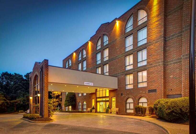 בית מלון כפרי Embassy Suites Williamsburg