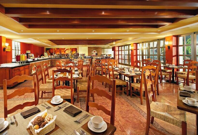 Отель Fiesta Americana Hacienda Ixtapan de la Sal