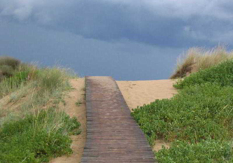 Отель Fregata Amphibia Beach Complex