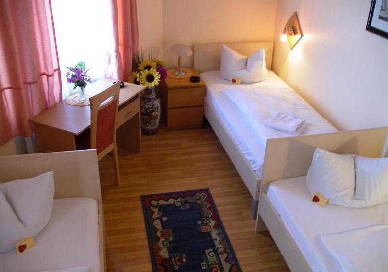 فندق Garni Djaran