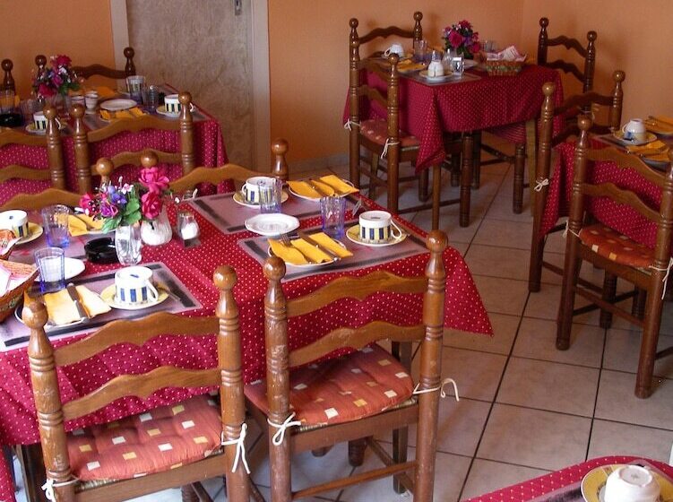 فندق Garni Djaran