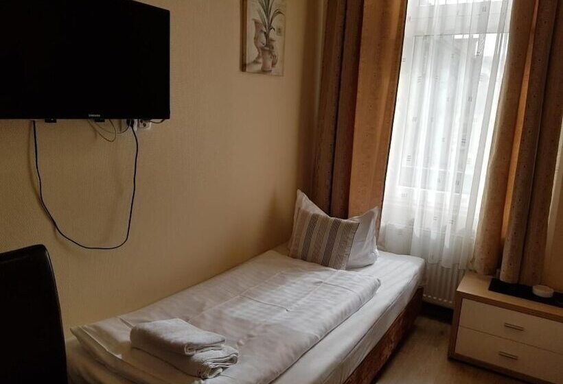 فندق Garni Djaran