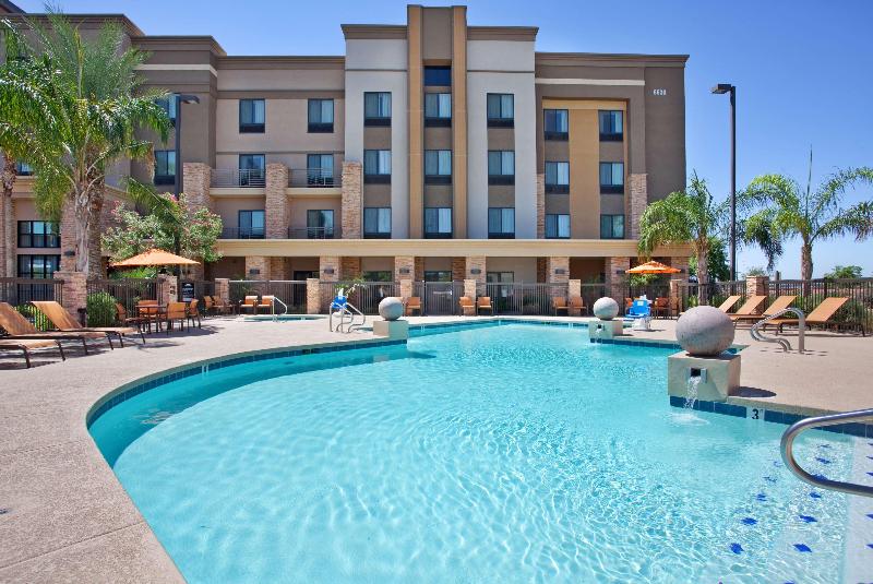 فندق Hampton Inn & Suites Phoenix Glendale Westgate