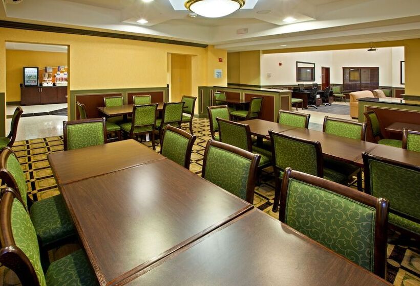 فندق Holiday Inn Express & Suites Indianapolis   East, An Ihg