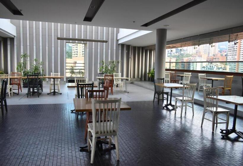 Отель Holiday Inn Express & Suites Medellin, An Ihg