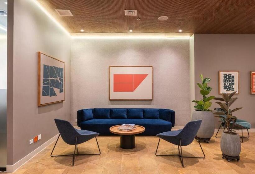 Отель Holiday Inn Express & Suites Medellin, An Ihg