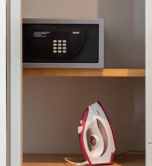 Отель Holiday Inn Express & Suites Medellin, An Ihg