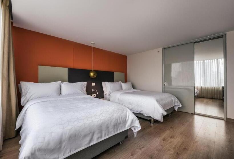 Отель Holiday Inn Express & Suites Medellin, An Ihg