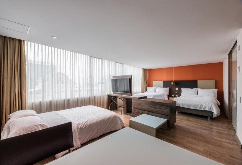 Отель Holiday Inn Express & Suites Medellin, An Ihg