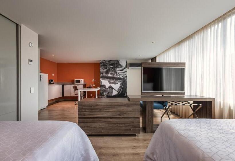 Отель Holiday Inn Express & Suites Medellin, An Ihg