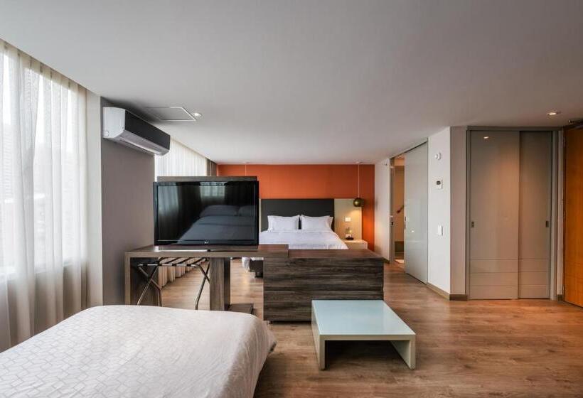 Отель Holiday Inn Express & Suites Medellin, An Ihg