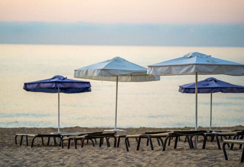 Отель Hvd Viva Club Ultra All Inclusive & Beach Snack Bar Free Parking