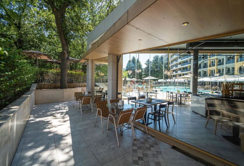 Отель Hvd Viva Club Ultra All Inclusive & Beach Snack Bar Free Parking