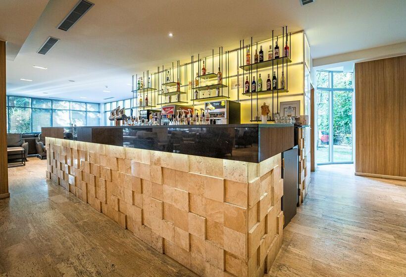 Отель Hvd Viva Club Ultra All Inclusive & Beach Snack Bar Free Parking