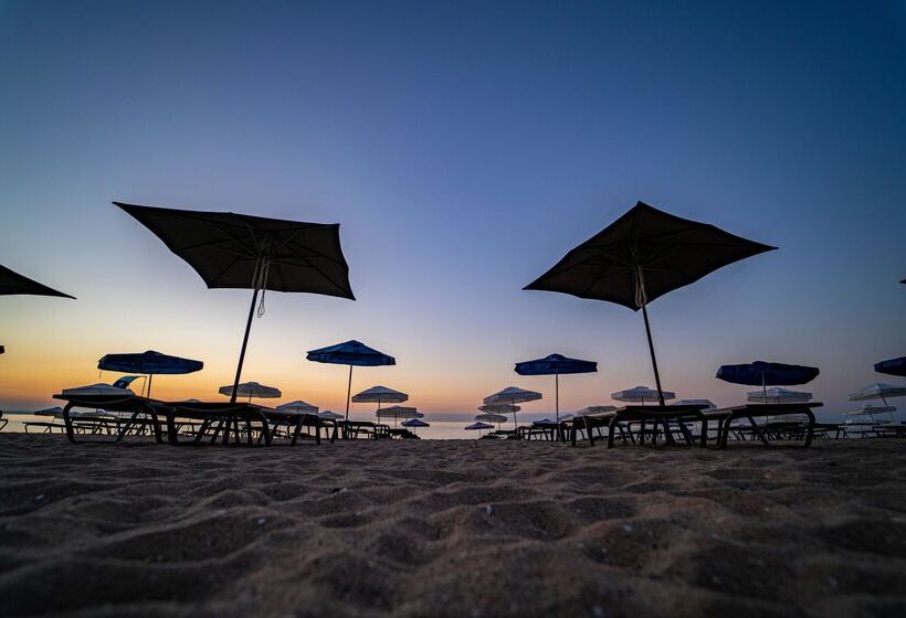 Отель Hvd Viva Club Ultra All Inclusive & Beach Snack Bar Free Parking