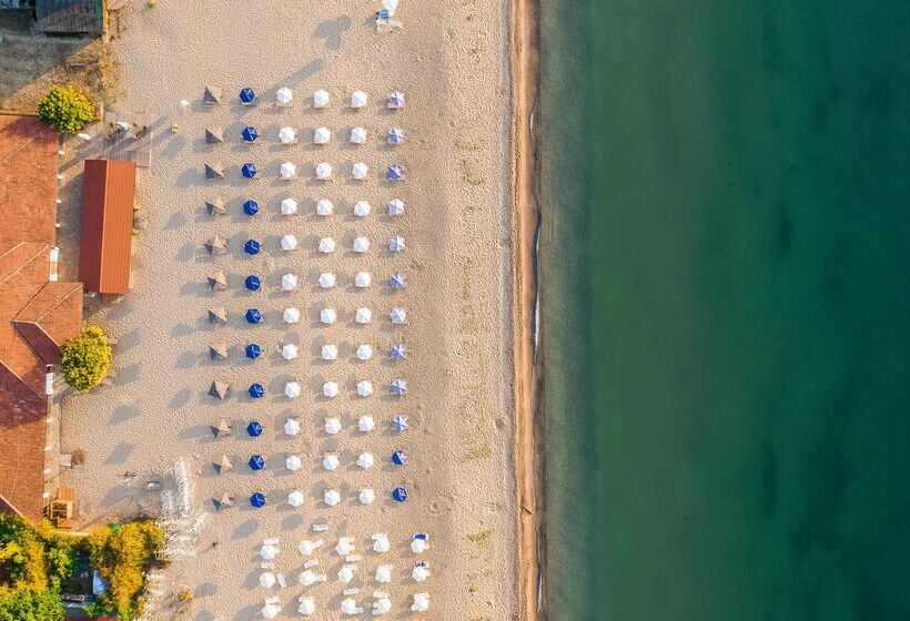 Отель Hvd Viva Club Ultra All Inclusive & Beach Snack Bar Free Parking