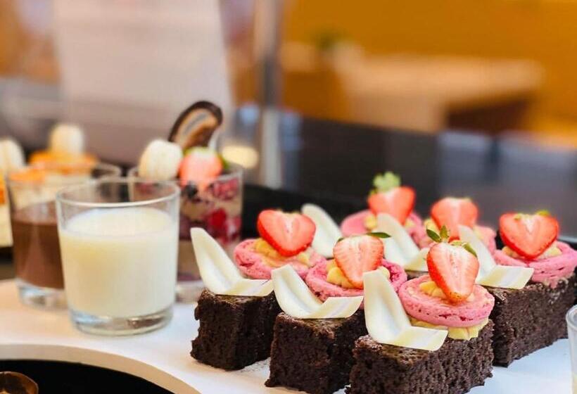 Отель Hvd Viva Club Ultra All Inclusive & Beach Snack Bar Free Parking