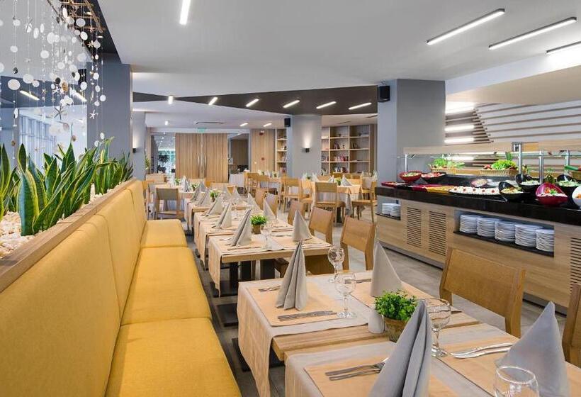 Отель Hvd Viva Club Ultra All Inclusive & Beach Snack Bar Free Parking