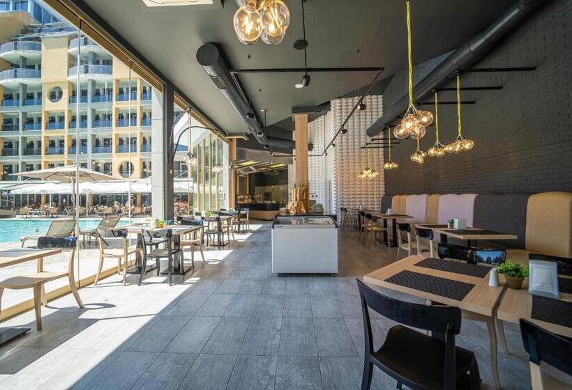 Отель Hvd Viva Club Ultra All Inclusive & Beach Snack Bar Free Parking