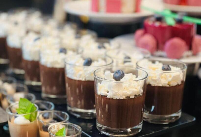 Отель Hvd Viva Club Ultra All Inclusive & Beach Snack Bar Free Parking