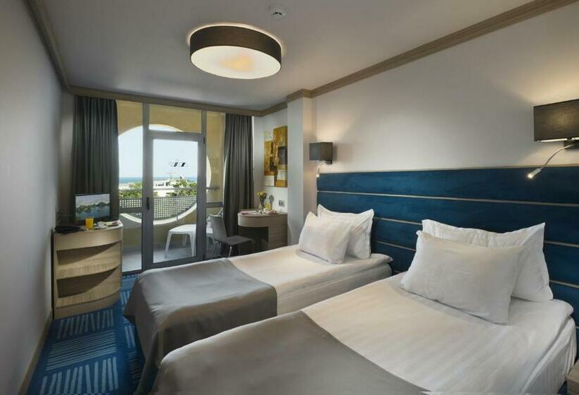 Отель Hvd Viva Club Ultra All Inclusive & Beach Snack Bar Free Parking