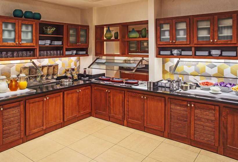 Отель Hyatt Place Cincinnati Blue Ash