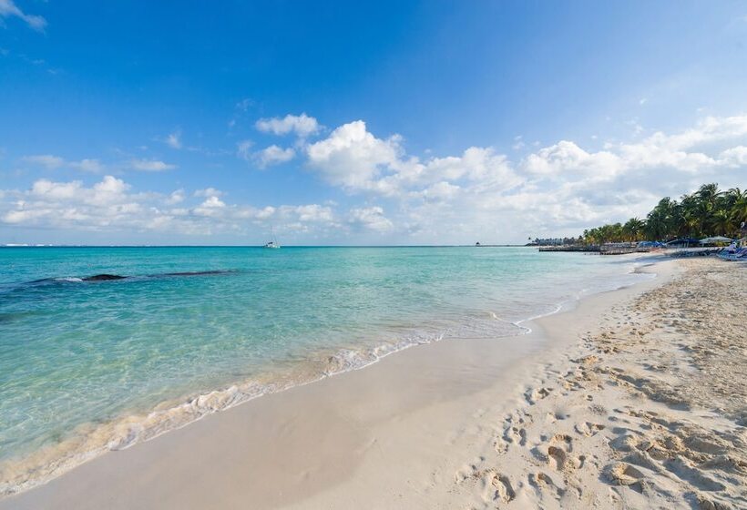 هتل Ixchel Beach