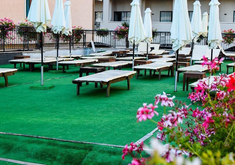 בית מלון כפרי Karolina