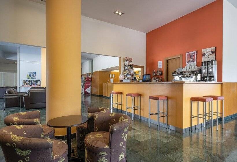 Отель La Estacion