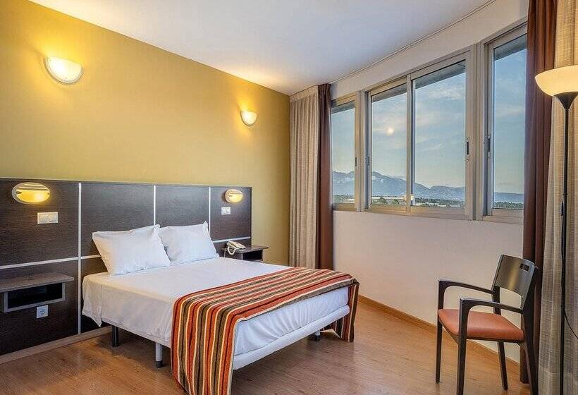 Отель La Estacion