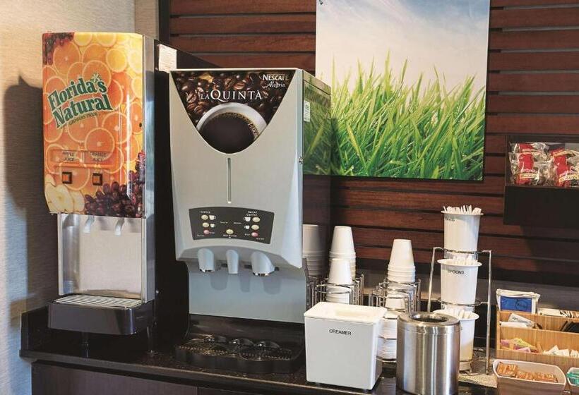 هتل La Quinta By Wyndham Baton Rouge Siegen Lane