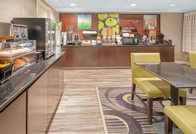 هتل La Quinta By Wyndham Baton Rouge Siegen Lane