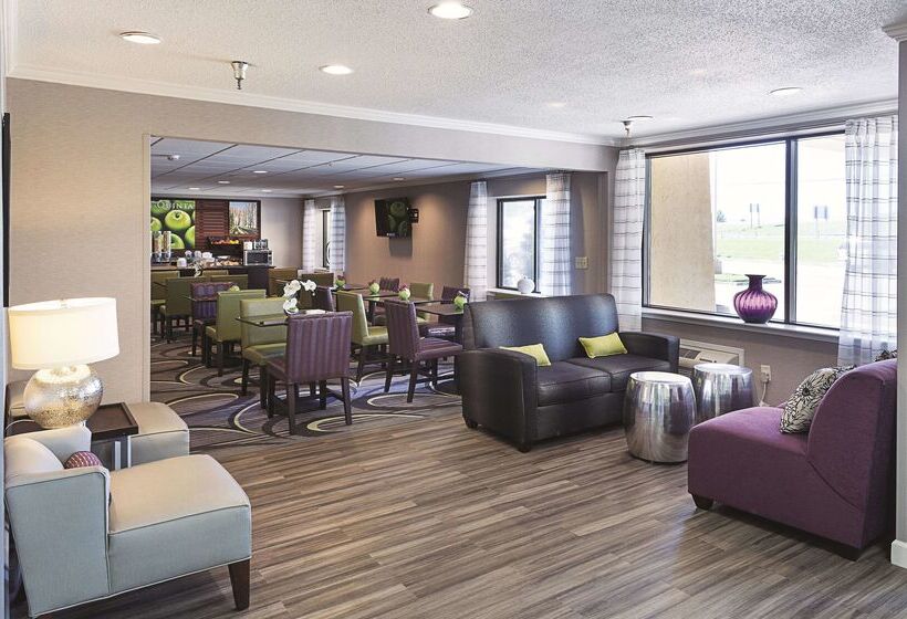 هتل La Quinta By Wyndham Baton Rouge Siegen Lane