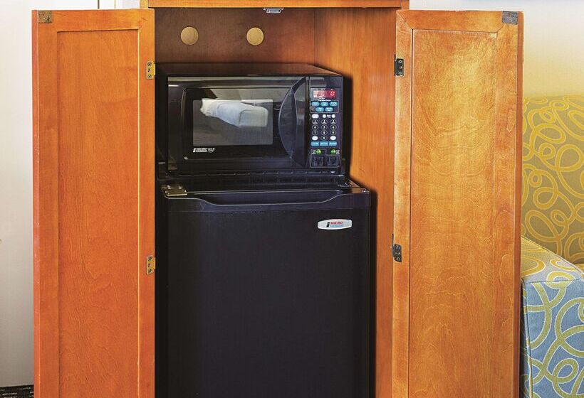 هتل La Quinta By Wyndham Baton Rouge Siegen Lane