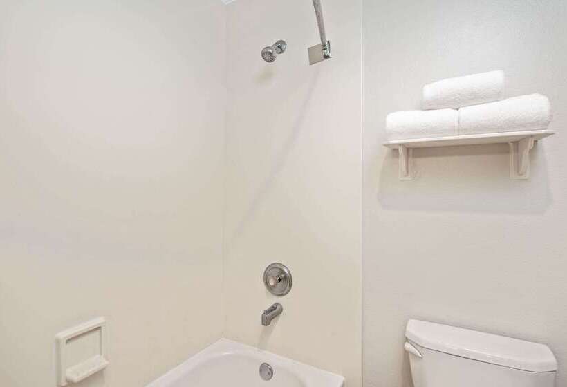 هتل La Quinta By Wyndham Baton Rouge Siegen Lane